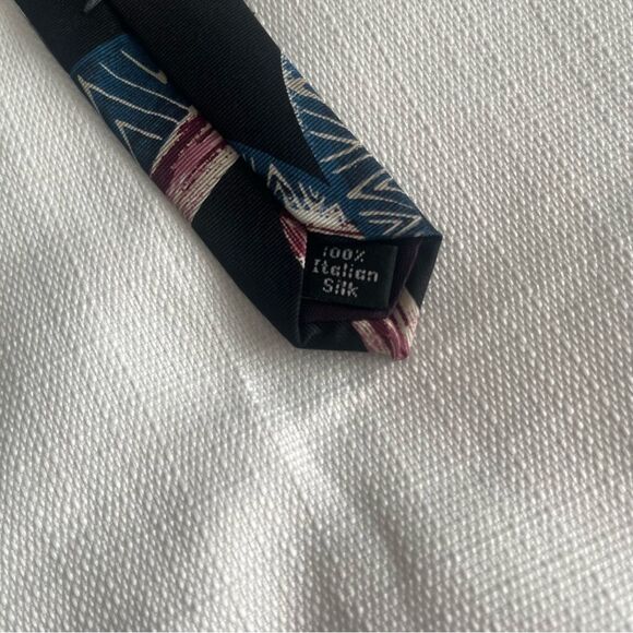 Vintage Halston III Italian Silk Necktie Tie Black Blue Purple Gray - Picture 6 of 6
